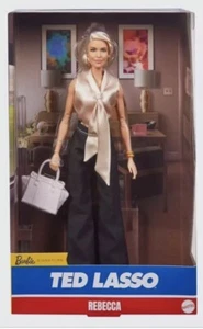 Muñeca Barbie Signature Rebecca Welton Ted Lasso con blusa y pantalones nueva en caja - Imagen 1 de 2