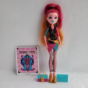 Monster High GIGI GRANT New Scarmester Doll G1 Complete with Stand Diary - Picture 1 of 12