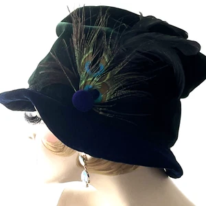 Vintage Spindrift Velvet Hat Emerald Green & Navy Blue Peacock Feathers - Picture 1 of 21