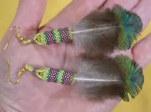 Pendientes de pavo real plumas de oración con punta de peyote adorno ceremonias de medicina - Imagen 1 de 3