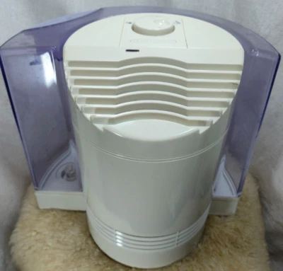 HOLMES COOL MIST HUMIDIFIER HM-2025 WITH BRAND NEW WATER WICK WHITE  - GOOD COND - Image 1 of 4
