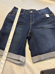 Time and Tru Womens Size 10 Shorts Denim Stretch Mid-Rise Bermuda Jean E-14 - Picture 1 of 5