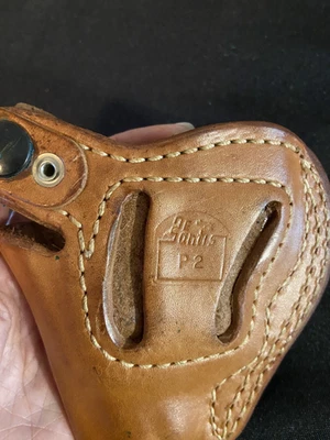 FUNDA DE PISTOLA DE CUERO TOSTADO VINTAGE DE SANTIS P2 1/3 #27 Foto 1 de 3