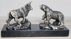 Zinn Stier & Bär Schreibtisch Trophäe Statue Figur Statue. Briefbeschwerer - Bild 1 von 10