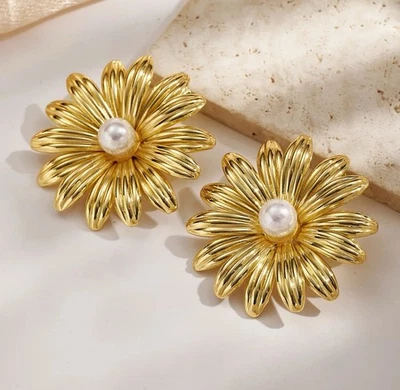 Aretes grandes con flores de perlas chapados en oro de acero inoxidable boda nupcial nuevos Foto 1 de 4