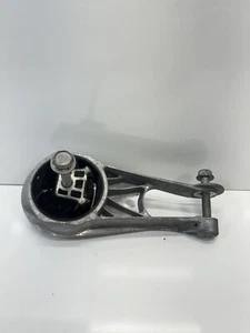 19-23 Cadillac XT4 - TRANSMISSION MOUNT BRACKET SUPPORT OEM - Picture 1 of 3