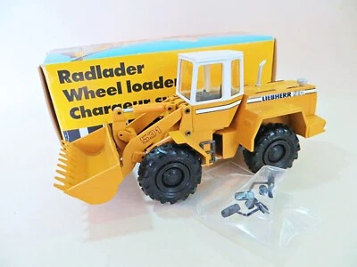 CONRAD 2887 'LIEBHERR 531 WHEEL LOADER'. 1:50 MIB/BOXED - Image 1 of 4