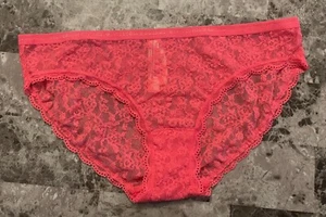 NWT VICTORIA'S SECRET M CORAL SALMON SCALLOP LACE MESH LOGO RARE BIKINI PANTIES - Picture 1 of 3