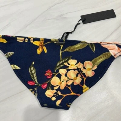 Nuevo con etiquetas Pantalones de bikini Triangl para mujer con estampado floral azul talla pequeña Foto 1 de 4