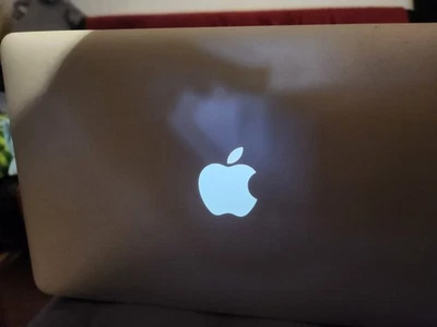 Apple MacBook Air 12" Notebook i5 4GB RAM 256GB SSD - Bild 1 von 3