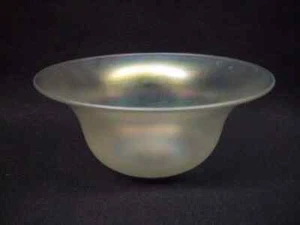 Beautiful Early 20th Century Steuben Verre de Soie Glass Bowl - Picture 1 of 3