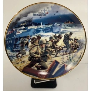Piatto da collezione Franklin Mint "Storming The Beaches Of Normandy" #G4419 - Foto 1 di 6