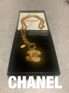 CHANEL Coco Mark Vintage Quilted Chain Necklace Gold Ladies 3.5cm x 3cm x 54cm - Picture 1 of 6