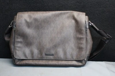 Men's-Michael Kors-Everett-Messenger Bag-Strap-Logo-Leather-Black - Image 1 of 4