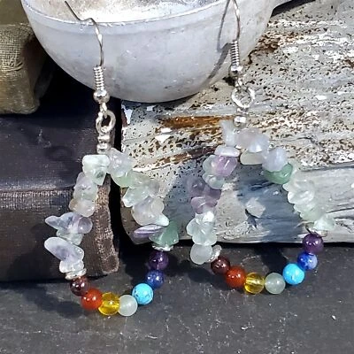 Pendientes de lágrima de piedras preciosas artesanales de fluorita arco iris 7 chakras yoga Om Mindful Foto 1 de 4
