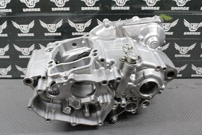 2002 YAMAHA 02-05 YZ250F OEM ЛЕВЫЙ ПРАВЫЙ ДВИГАТЕЛЬ ДВИГАТЕЛЬ КАРТЕР КРИВОШИПА БЛОК - Изображение 1 из 4