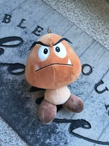 Universal Studios Hollywood Super Nintendo World Goomba Plush Soft 9" - Picture 1 of 5