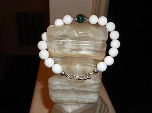 MEN'S HANDMADE 9" 10 MM WHITE AGATE & GREEN MALACHITE BEADED BRACELET  - Picture 1 of 5