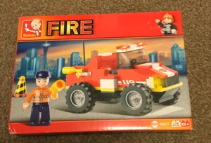 FIRE TRUCK-BUILDING BLOCKS-GREAT GIFT-COMPLETE-BOXED - Picture 1 of 1