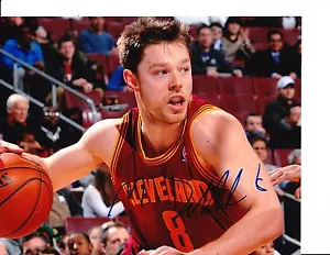 CLEVELAND CAVALIERS MATTHEW DELLAVEDOVA SIGNIERT FAHREN 8X10 - Bild 1 von 1