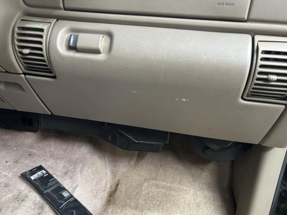 Chevrolet Suburban 2500 1997 guantera Foto 1 de 4