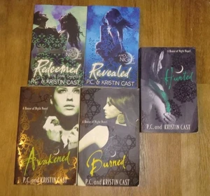 HOUSE OF NIGHT NOVELS x 5 Awakened/ Burned/Revealed/Hunted /Redeemed All Good  - Bild 1 von 12