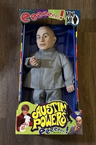 RARE 1999 McFarlane Toys Austin Powers Mini Me 17” Tall Doll Figure NEW & SEALED - Foto 1 di 2