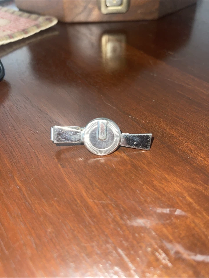 Clip de corbata Speidel chapado en plata antiguo símbolo de poder Foto 1 de 4