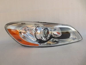 ๐2011-2013 Volvo C30 RIGHT Passenger OEM Halogen Headlight Lamp๐31299853 - Picture 1 of 13