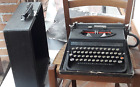 Olivetti Studio 42 Macchina da scrivere vintage. Custodia originale. Anni 30 . 