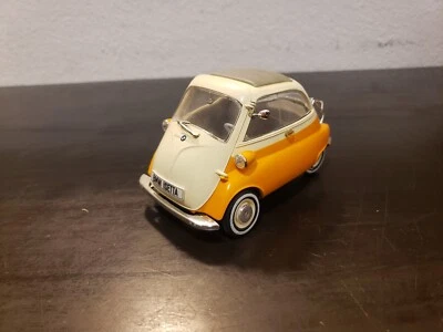 BMW Isetta 250 1/18 Revel - Image 1 of 3