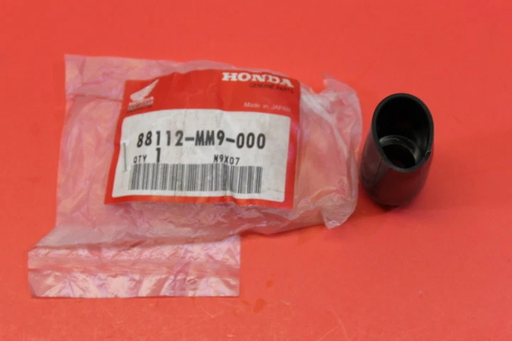NUEVO HONDA NX250 CRF230 XL600 TUERCA DE BLOQUEO CUBIERTA PARTE # 88112-MM9-000 Foto 1 de 4