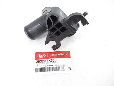 Cuello de llenado de refrigerante de radiador genuino OEM Kia 25329 3X600 Foto 1 de 4