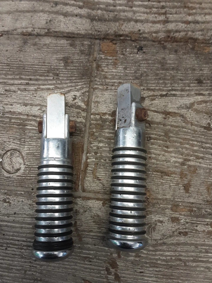 85 84-85 Honda V65 Sabre 1100 VF1100s Aftermarket estriberas de carretera Foto 1 de 4