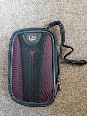 Wenger SwissGear Sherpa Small Camera Case with Belt Loop -Burgandy - Image 1 of 3