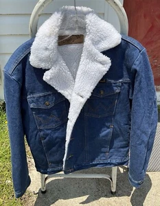 Chaqueta de mezclilla Wrangler para hombre mediana Western Sherpa forrada azul pesado vaquero camionero - Imagen 1 de 20