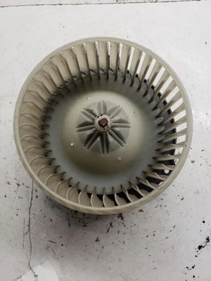 Motor soplador de climatización usado se adapta a: Toyota Matrix Grade A 2003 Foto 1 de 4