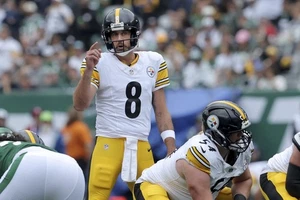 Aaron Rodgers Quarterback - NFL Football Collectible - 4x6 Glossy Photo - Picture 1 of 4