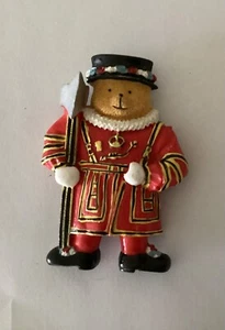 Beefeater Bear England Resin Fridge Magnet D5 - Picture 1 of 3