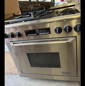 Dacor Professional HDPR36SNG 36" Freestanding Stainless Steel Dual-Fuel Range - Picture 1 of 2