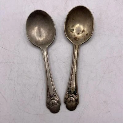 Paquete de dos cucharas Winthrop Gerber Baby de colección plato de plata coleccionable Foto 1 de 4