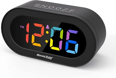 Reloj despertador REACHER pequeño digital arco iris LED con repetición, fácil de usar, rango completo Foto 1 de 4