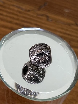 Chamilia Joyas Entrelazadas Transparente y Dorado Swarovski Dije 2025-0755 Foto 1 de 4