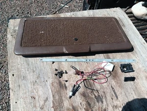 1985 Mazda RX-7 RX7 FB Rear Seat Cubby Box Storage Bin Lid Light FA5490105 Brown - Foto 1 di 23