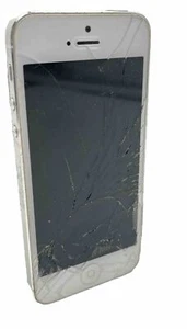 Apple iPhone 5 (Model A1428) - Silver/White w/ Cracked Screen  |  Free Shipping - Picture 1 of 2