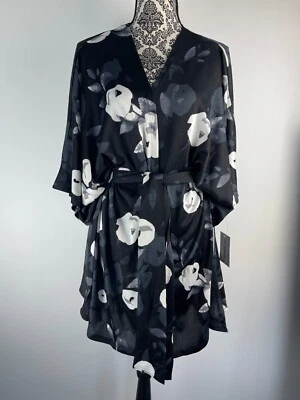NUEVO CON ETIQUETAS LuLaRoe Savannah S/M Mantón Caftán Suave Envoltura - Negro Blanco Gris Floral Foto 1 de 4