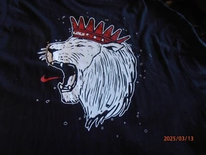 NEW- NIKE DRI-FIT "LEBRON JAMES" #DR1291-010 S/S T-SHIRT NERA UOMO 2XL - Foto 1 di 7