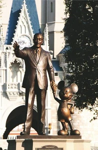Postcard Walt Disney & Mickey Mouse “Partners" Bronze Statue Florida - Picture 1 of 2