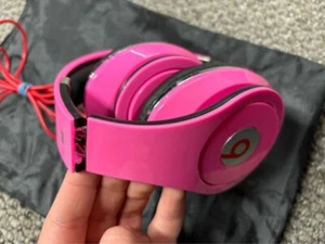 BROKEN Beats by Dr. Dre Solo HD Headband Headphones wired pink PARTS music audio - Foto 1 di 15