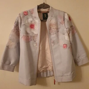 Giacca Ted Baker taglia 10 2 donna cappotto bomber floreale donna elegante elegante zip - Foto 1 di 14
